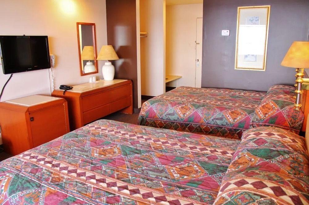 Motel Castille Roberval Eksteriør billede
